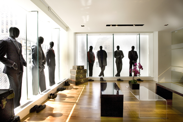 Louis Vuitton, Office